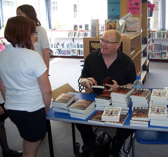 StIvoSigning020710